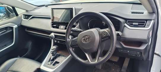 Toyota Rav4 White 2019 2WD image 5
