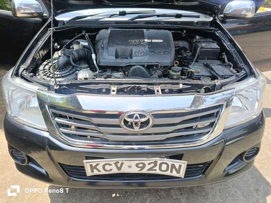 TOYOTA HILUX DOUBLE CAB MANUAL 2011 MODEL image 10