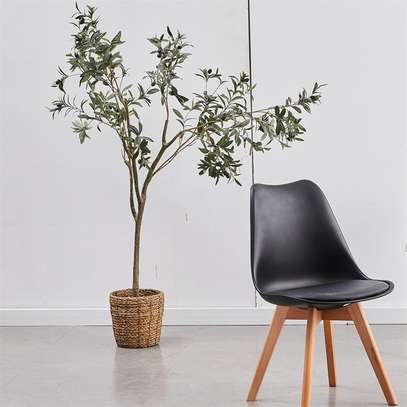 Cushioned Plastic Shell Eames Chair image 3