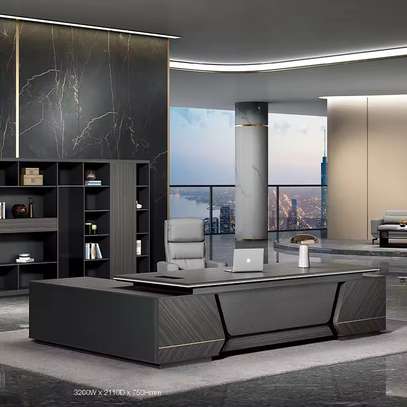 Office Desk: 2.4m Stylish Modern Executive Office Desk image 3