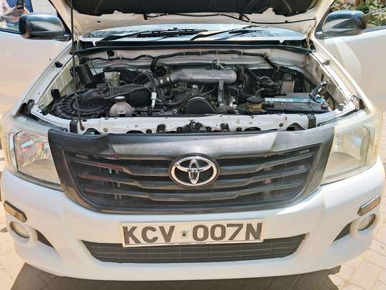 TOYOTA HILUX SINGLE CAB MANUAL.. image 4
