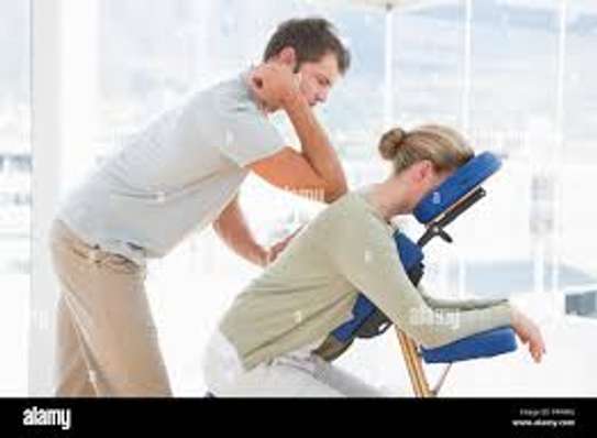 Mobile massage for ladies at Mombasa done by Male Masseur image 2