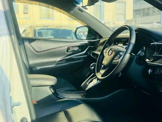 TOYOTA HARRIER SUNROOF 2019MODEL TURBO CHARGED image 10