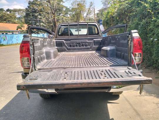 TOYOTA HILUX SINGLE CAB MANUAL LOCALLY ASSEMBLED image 8