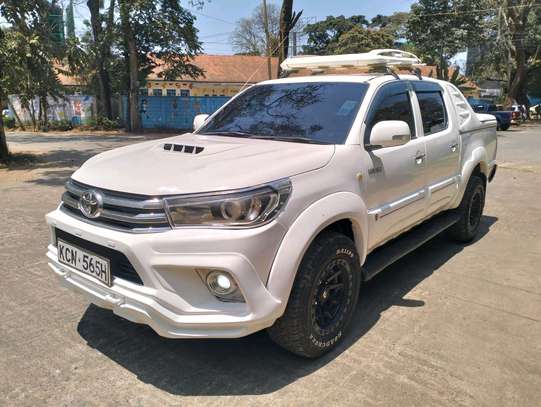 TOYOTA HILUX DOUBLE CAB AUTOMATIC 2010 MODEL image 4