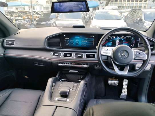 Mercedes Benz GLE 400d image 13