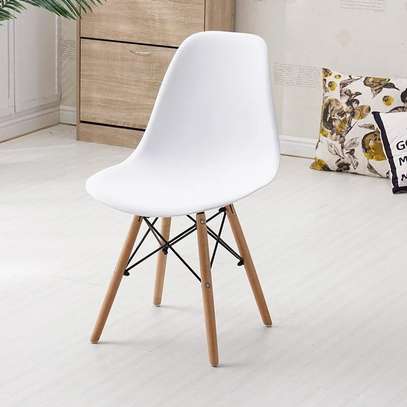 Modern Eames Plastic Dining Chair image 7