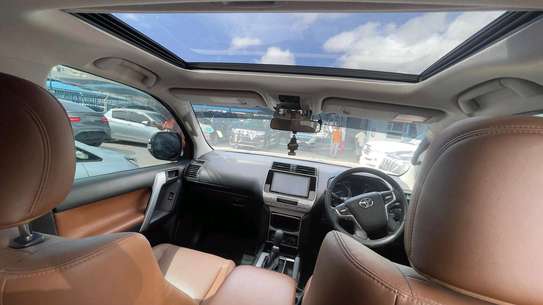TOYOTA LANDCRUISER PRADO TX.L 2020MODEL SUNROOF image 4