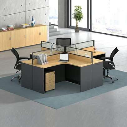 4-Person Curved Office Working Station image 7