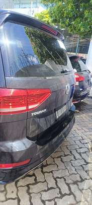 Volkswagen Touran R-line black 2018 image 3