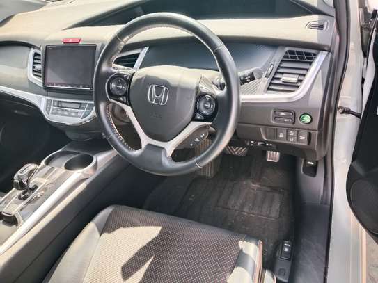 Honda jade image 8