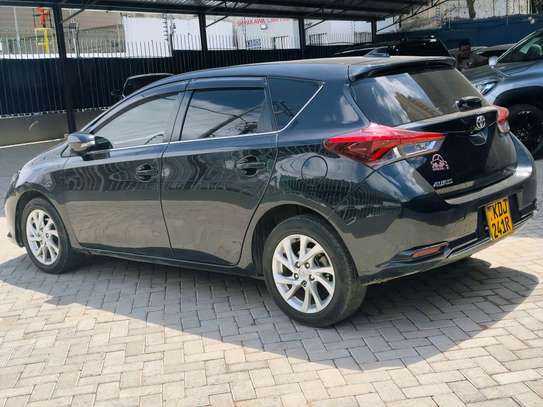 TOYOTA ARIUS image 6