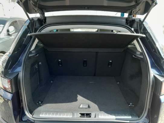 Land Rover  Evogue image 3