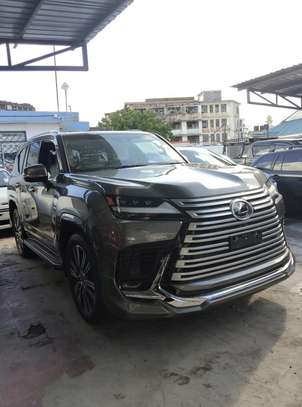Lexus Lx600 SPORT Grey 2023 image 2