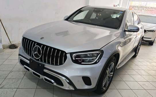 Mercedes-Benz coupe 2020 Sleek Silver Luxury Performance image 3