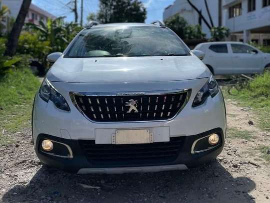 Peugeot 2008 white image 2