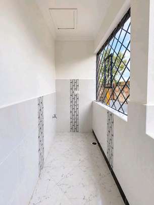 🔥 Executive built 3 bedroom All Ensuite Bungalow for sale 🏡 image 2