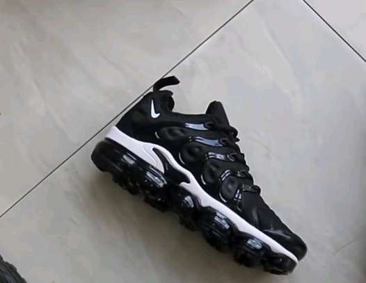 MEN FASHION SNEAKERS image 8