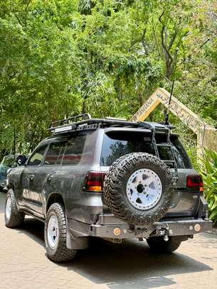 Toyota land Cruiser Sahara SUV 2018 4x4 image 9