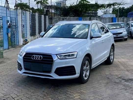 Audi Q3 White SUV Smooth Performance image 2