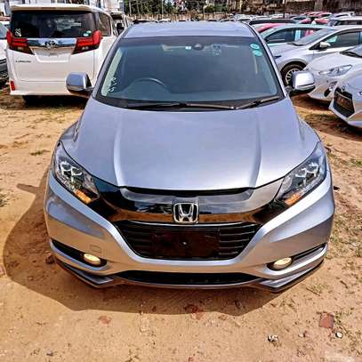 Honda Vezel hybrid silver 2018 image 10