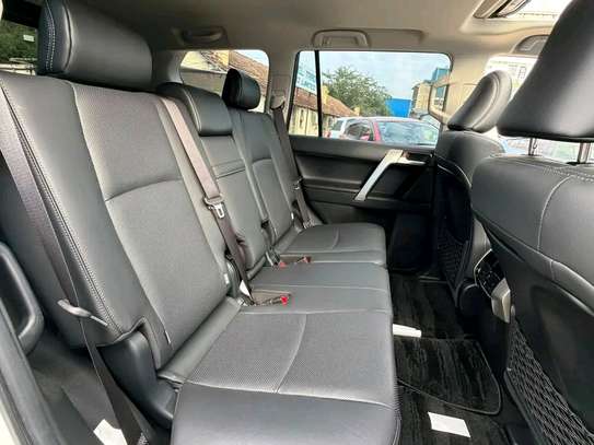 Toyota landcruiser Prado TZG image 4