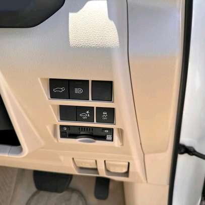 LC300 Land cruiser ZX Diesel 2023 image 6