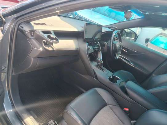 Toyota Harrier Moonroof 2020 4WD image 6