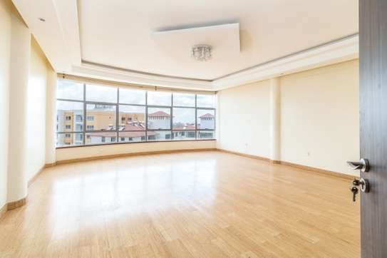 3 Bed Apartment with En Suite in Kileleshwa image 10