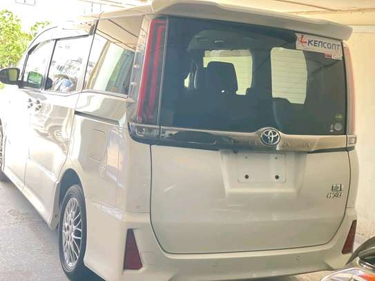 TOYOTA NOAH WXB HYBRID 2019MODEL image 2
