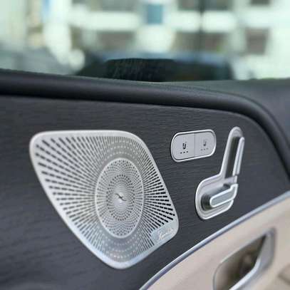 2022 Mercedes Benz GLS400d image 3