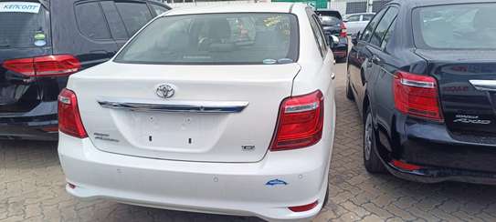 Toyota corolla Axio G White 2018 image 11