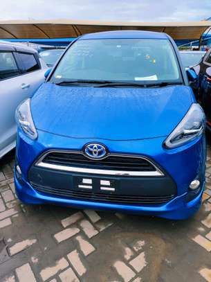 Toyota Sienta 2017 hybrid blue 2018 2wd image 12