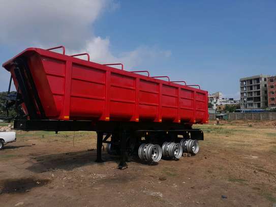 Tipping trailer image 3