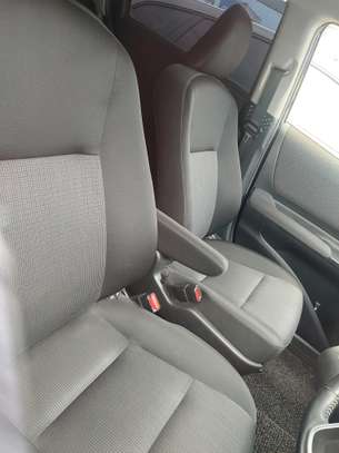 Toyota Sienta Hybrid Black 2018 2wd image 7