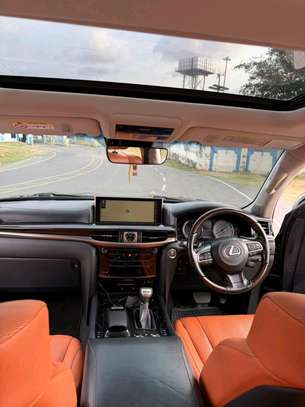 LEXUS LX570 PETROL 2015MODEL SUNROOF image 7