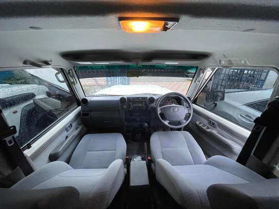 TOYOTA LANDCRUISER PICKUP DOUBLE CABIN 2018MODEL image 9