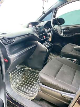 TOYOTA ESQUIRE 2015MODEL 8 SEATER image 7
