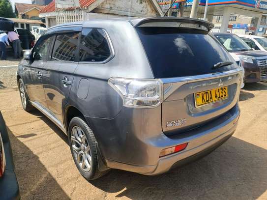 MITSUBISH OUTLANDER PHEV 2014MODEL image 8