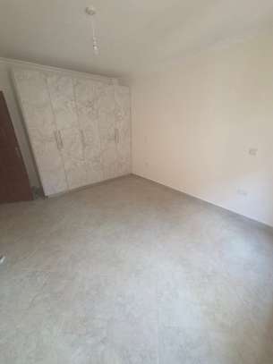 Bright 2-Bedroom Apartment Spacious Open Living image 10