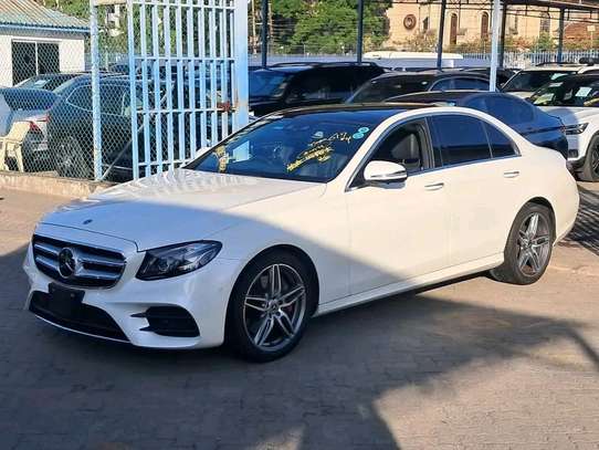 Mercedes Benz  E300 image 4
