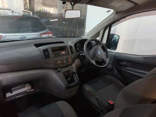 Nissan nv200  manual image 5