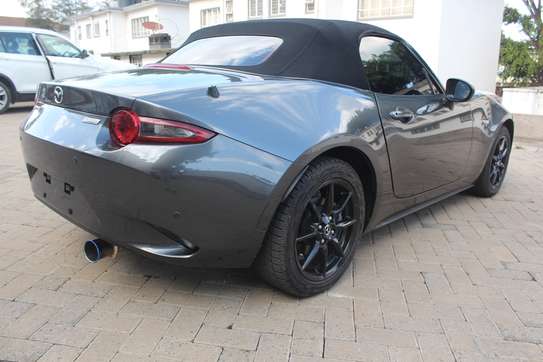 Mazda Roadster Skyactiv Convertible 2018 70,000 Kms image 4