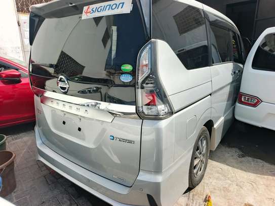 Nissan Serena empower image 9