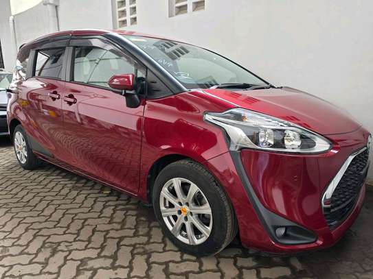 Toyota sienta seven seater on sale in Kenya image 2