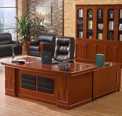 Office Desk; 1.6M Mahogany Executive Office Desk in Suneka image 3