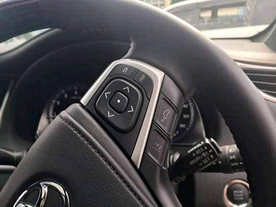 Toyota Harrier Premium sunroof 2019 white image 7