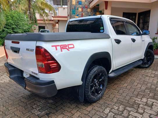 TOYOTA HILUX DOUBLE CABIN 2019MODEL image 4