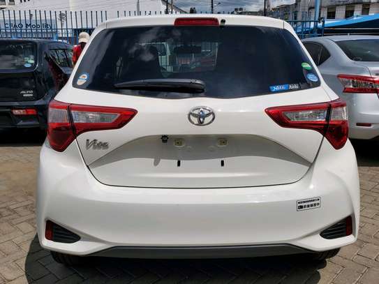Toyota vitz image 3