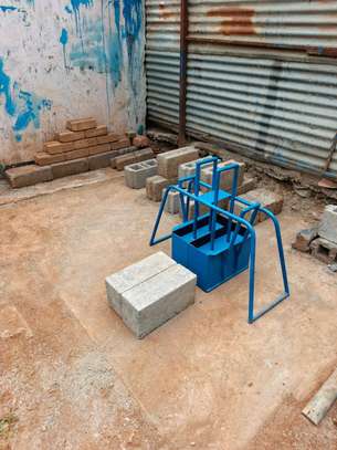 Heavy-Duty Manual Cement Block Maker Steel Frame image 3
